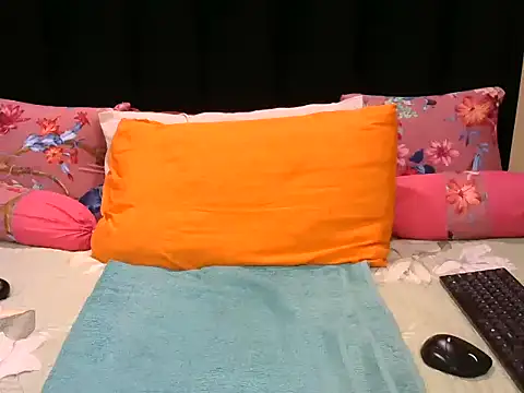 Pearl 00 online show from May 2026 05:40:02 PM