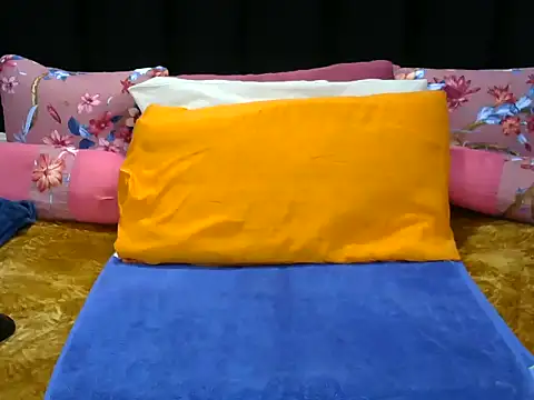 Pearl 00 online show from May 2026 05:26:01 AM