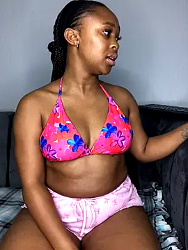 Pearl 00 online show from October 2025 10:19:01 PM