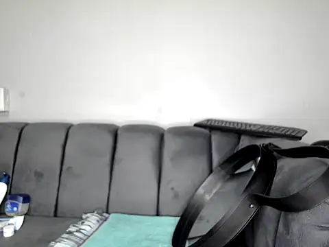 Pearl 00 online show from January 2026 08:23:01 PM