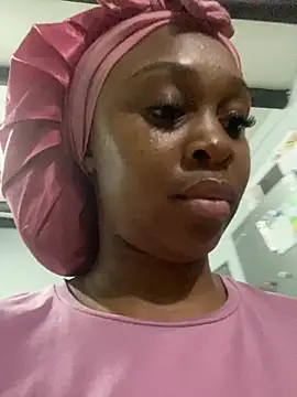 Pearl 00 online show from February 2026 08:53:02 PM