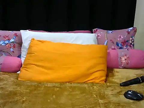 Pearl 00 online show from May 2026 06:19:01 PM