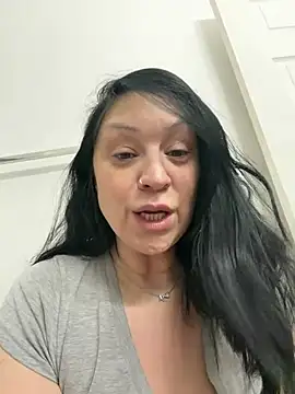 AlyssiaAmoreXO online show from June 2026 05:33:01 PM