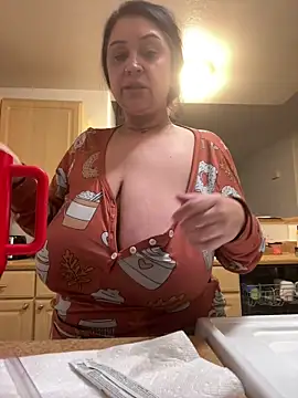 Snapshot of AlyssiaAmoreXO chatting on December 2025 04:08:01 PM AlyssiaAmoreXO online show from December 2025 04:08:01 PM