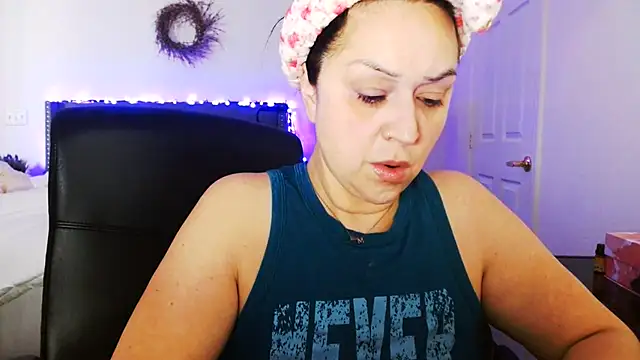 AlyssiaAmoreXO online show from July 2026 04:28:02 PM