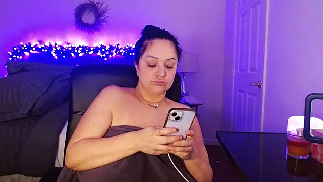 Snapshot of AlyssiaAmoreXO chatting on January 2026 07:17:02 PM AlyssiaAmoreXO online show from January 2026 07:17:02 PM