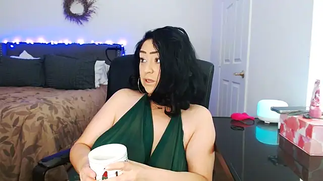 Snapshot of AlyssiaAmoreXO chatting on May 2026 09:13:02 PM AlyssiaAmoreXO online show from May 2026 09:13:02 PM