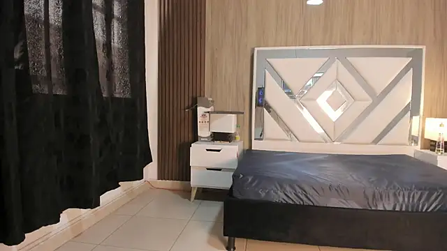ValentinaThomas online show from October 2025 06:27:01 PM