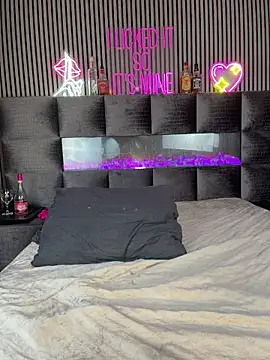 MilaMaaay online show from February 2026 07:22:01 PM