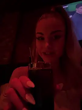 MilaMaaay online show from March 2026 06:09:01 PM