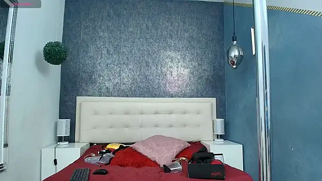 Celestial Queen  online show from February 2026 02:19:02 PM