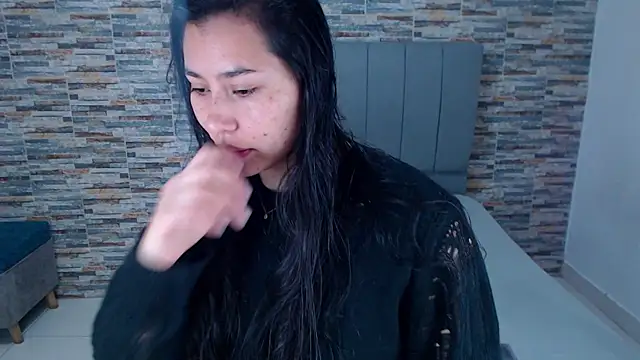  joy yva online show from November 2025 05:06:01 PM