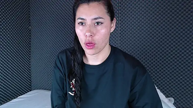  joy yva online show from December 2025 09:41:01 PM