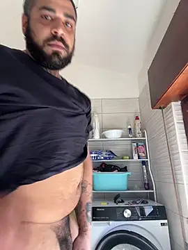 Dikkiduohottt online show from April 2026 01:06:02 PM