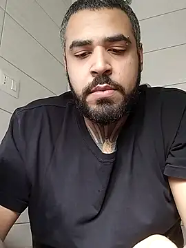 Dikkiduohottt online show from May 2026 01:40:02 PM