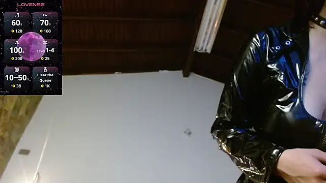 Snapshot of madame_ibby chatting on October 2025 01:23:02 PM madame ibby online show from October 2025 01:23:02 PM