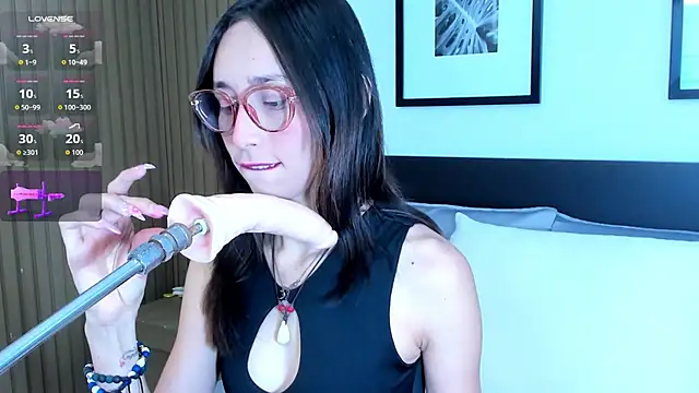 Snapshot of doll_bella_ chatting on February 2026 07:45:02 PM doll bella online show from February 2026 07:45:02 PM