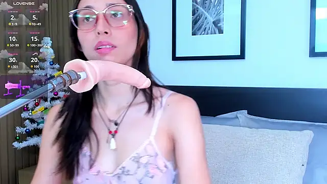 Snapshot of doll_bella_ chatting on December 2025 07:52:02 PM doll bella online show from December 2025 07:52:02 PM