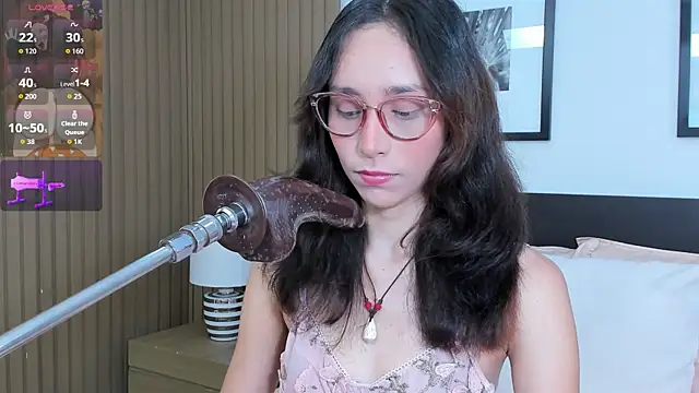 Snapshot of doll_bella_ chatting on October 2025 07:51:01 PM doll bella online show from October 2025 07:51:01 PM