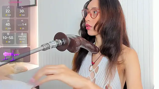 Snapshot of doll_bella_ chatting on September 2025 12:16:02 PM doll bella online show from September 2025 12:16:02 PM