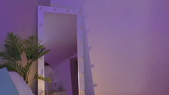 Snapshot of L1ittle_kitty_ chatting on March 2026 06:32:02 AM L1ittle kitty online show from March 2026 06:32:02 AM