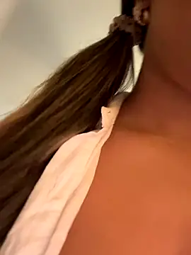 Snapshot of Alisha-Bond chatting on October 2025 07:21:01 PM Alisha-Bond online show from October 2025 07:21:01 PM