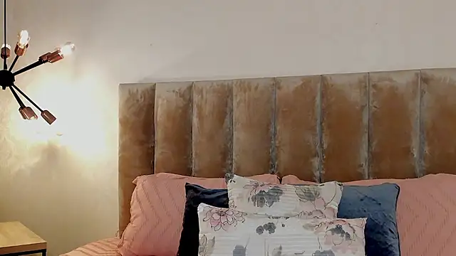 Alisha-Bond online show from January 2026 10:39:01 PM