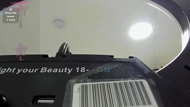 Snapshot of Cristal_Cutte chatting on November 2025 12:20:01 PM Cristal Cutte online show from November 2025 12:20:01 PM