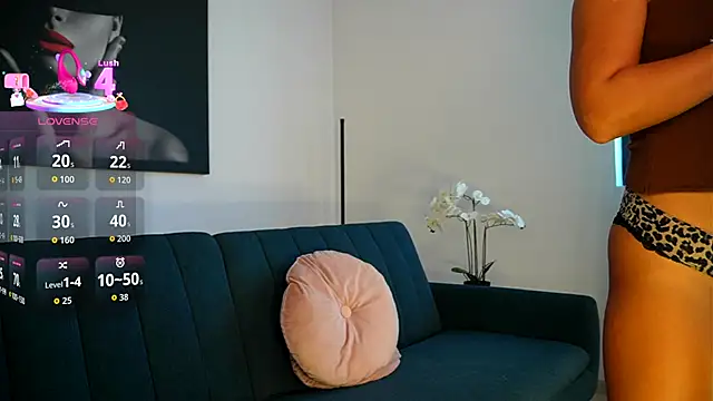 izzy belle online show from September 2025 12:11:01 PM