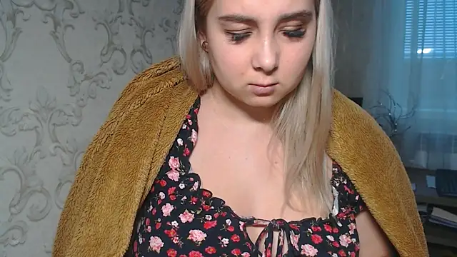 DolphinDreams online show from February 2026 12:24:01 PM