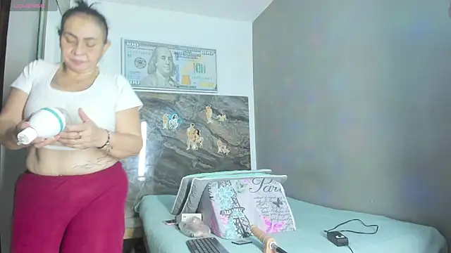 cloee-rabbyt online show from March 2025 12:12:01 PM