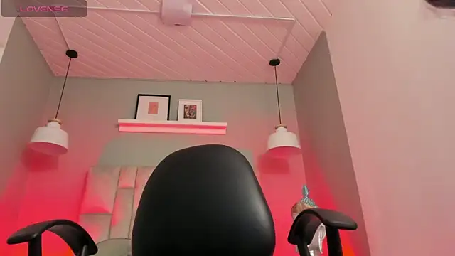 Lucy Williiams online show from February 2026 07:47:01 PM