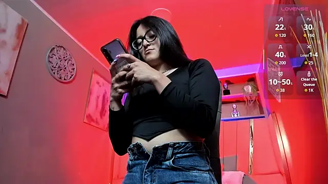 Lucy Williiams online show from December 2025 11:56:02 AM