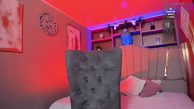 Lucy Williiams online show from October 2025 03:19:02 PM