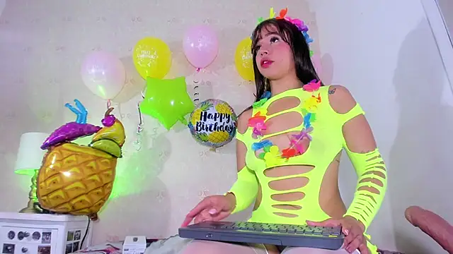 AMAIAA LOVE online show from March 2026 01:04:01 PM