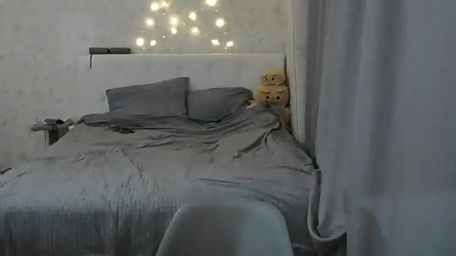 Snapshot of KateBunny chatting on April 2026 04:46:01 PM KateBunny online show from April 2026 04:46:01 PM