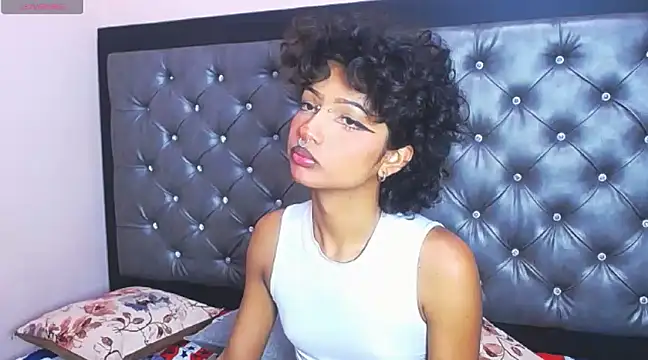 Snapshot of ToshiaKimich chatting on January 2025 11:16:02 PM ToshiaKimich online show from January 2025 11:16:02 PM