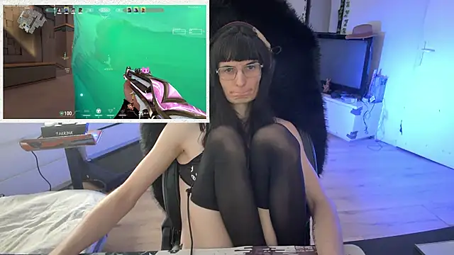 Snapshot of CeriseLapine chatting on October 2025 11:16:01 PM CeriseLapine online show from October 2025 11:16:01 PM