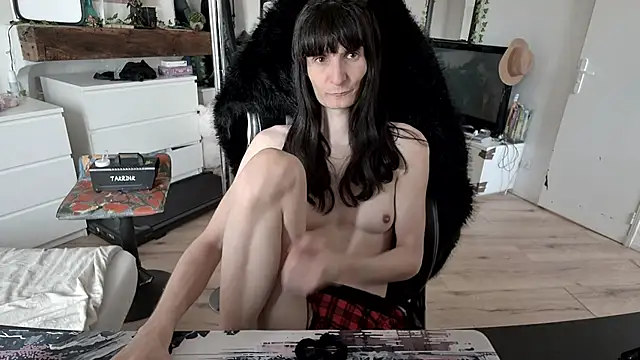 Snapshot of CeriseLapine chatting on October 2025 09:00:01 AM CeriseLapine online show from October 2025 09:00:01 AM