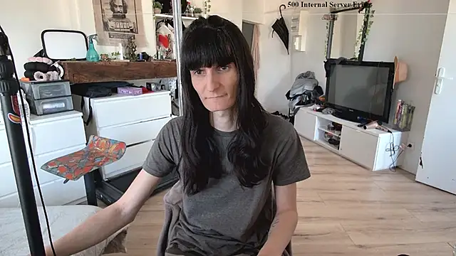 Snapshot of CeriseLapine chatting on December 2025 01:43:02 PM CeriseLapine online show from December 2025 01:43:02 PM