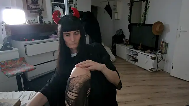 Snapshot of CeriseLapine chatting on November 2025 07:29:01 PM CeriseLapine online show from November 2025 07:29:01 PM