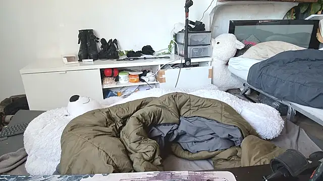 CeriseLapine online show from April 2026 09:38:01 AM