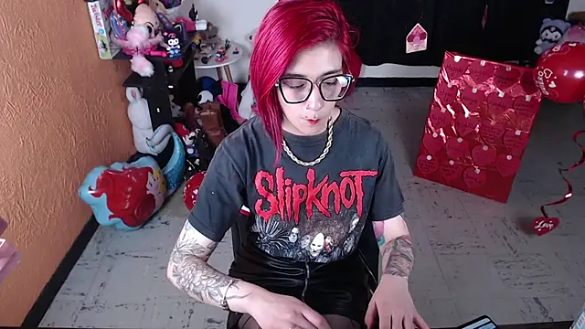 Snapshot of MissMiia2 chatting on February 2025 06:47:02 PM MissMiia2 online show from February 2025 06:47:02 PM