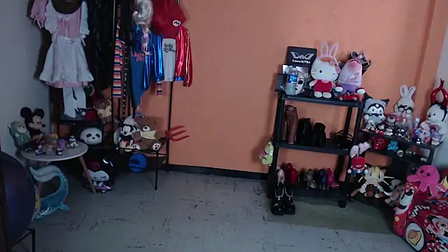 MissMiia2 online show from June 2026 05:43:01 PM