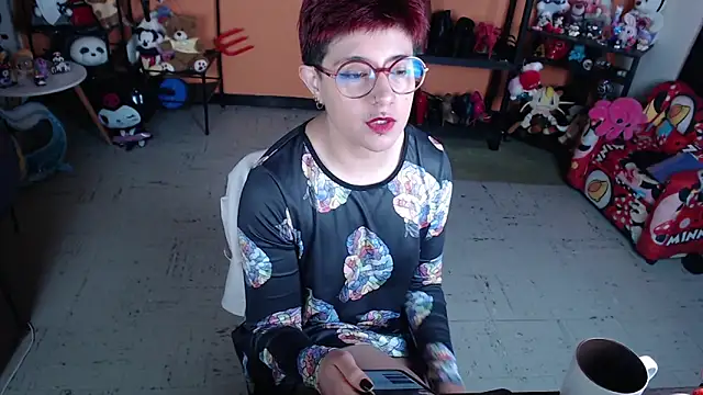 MissMiia2 online show from May 2026 01:53:01 PM