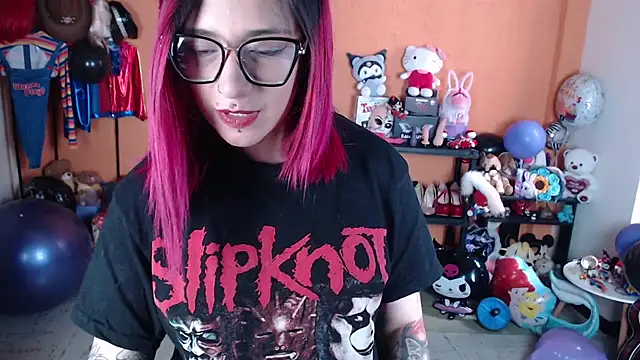 Snapshot of MissMiia2 chatting on September 2025 05:08:01 PM MissMiia2 online show from September 2025 05:08:01 PM