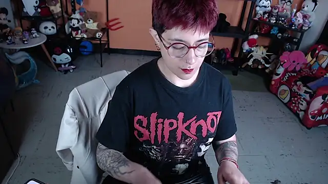 MissMiia2 online show from May 2026 02:16:02 PM