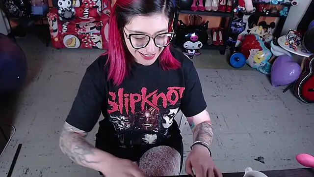 Snapshot of MissMiia2 chatting on September 2025 01:22:02 PM MissMiia2 online show from September 2025 01:22:02 PM