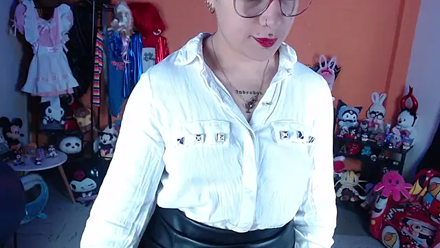 MissMiia2 online show from May 2026 12:52:01 PM