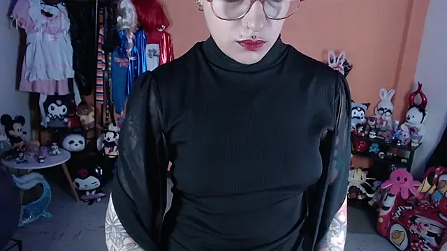 MissMiia2 online show from May 2026 12:57:01 PM